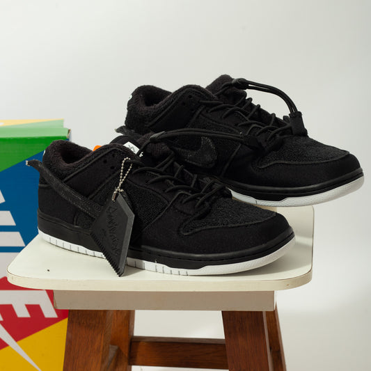 Nike SB Dunk Low x Gnarhunters